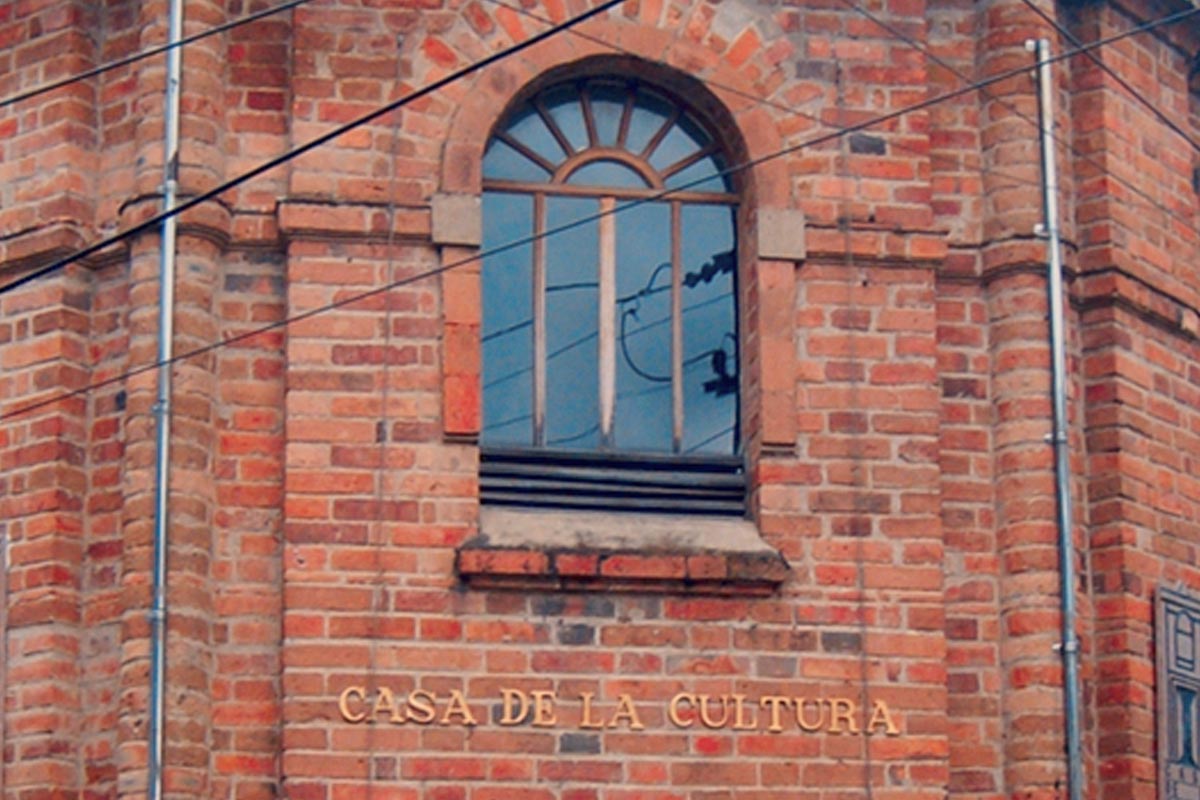 Fachada de la Casa Municipal de la Cultura de Caldas, Antioquia