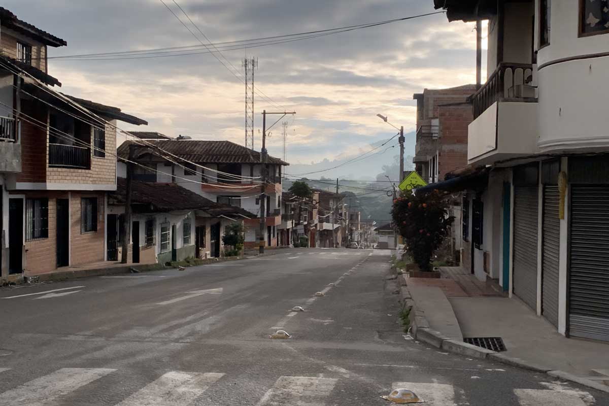 Calle de El Carmen de Viboral, Antioquia.